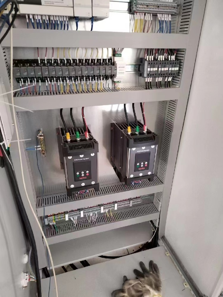 电力调整器操作界面显示的故障代码在说明书中找不到对应的诠释，该若何获取正确的故障信息和解决步骤？